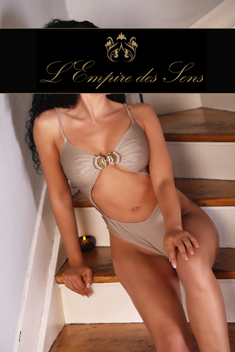 Zoe Masseuse Tantrique et érotique